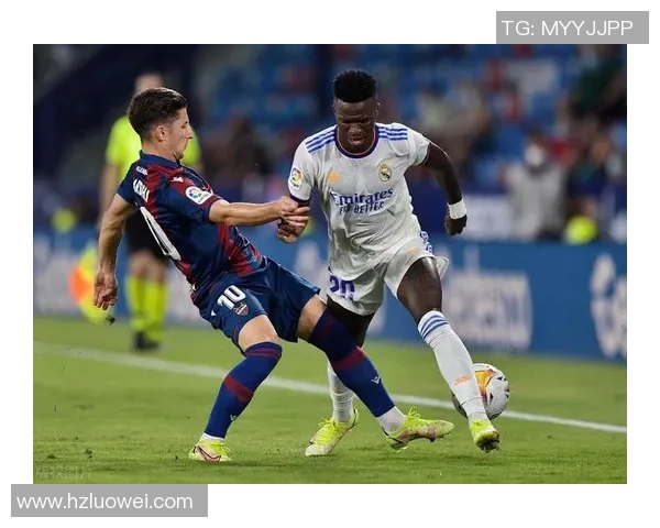 西甲焦点战：那不勒斯狂胜曼联四球全场沸腾瞬间回顾