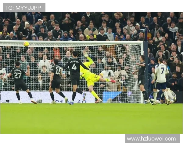 意甲激战：里昂绝杀热刺全场沸腾回顾十大精彩进球瞬间